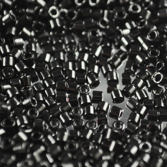 Delica Beads 10/0 - dbm0010b - Jet Black 50g