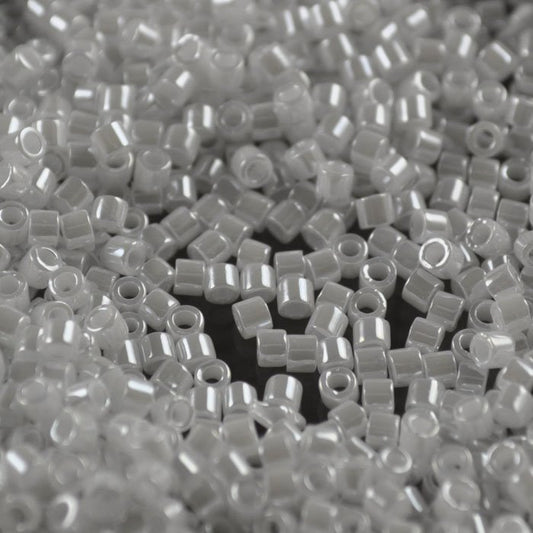 Delica Beads 10/0 - dbm0201b - White Pearl Ceylon 50g