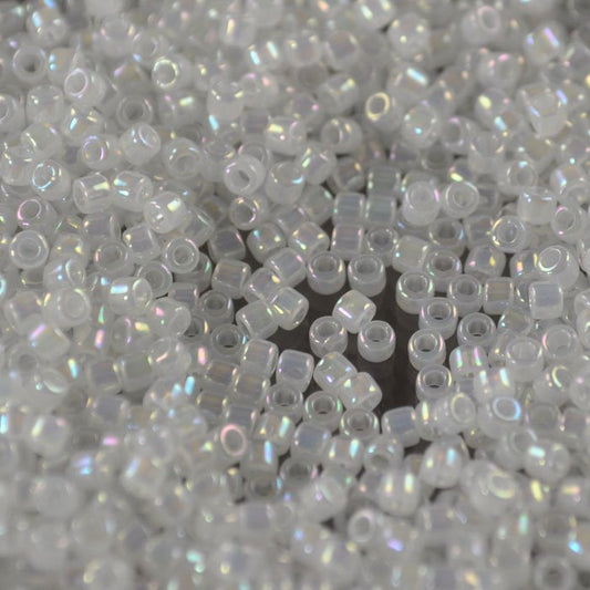 Delica Beads 10/0 - dbm0222b - White Opal AB 50g