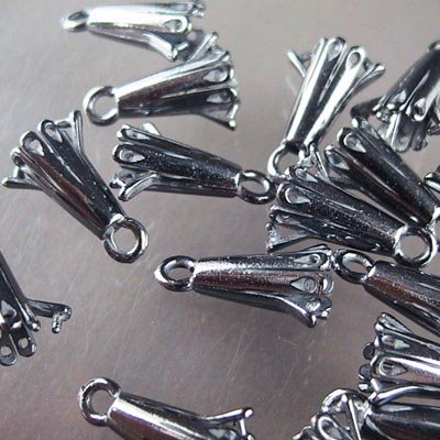 Bail -  Prong Bell Cap - Gunmetal