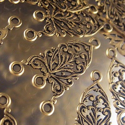 Metal Connector - 1:3 Filigree Fretwork - Antiqued Brass