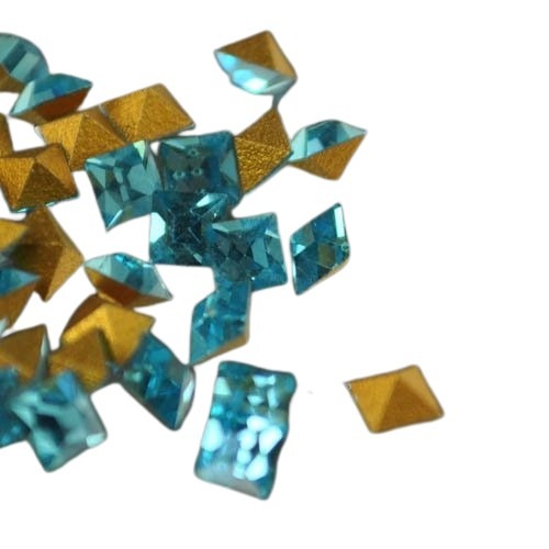 Swarovski Vintage Rhinestones - 3mm Faceted Square Pointed Back Foiled Rhineston