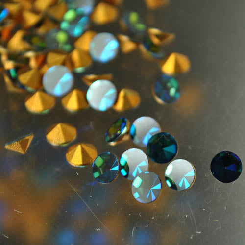 Swarovski Vintage Rhinestones - SS20 Flat-Top Round Pointed-Back Foiled Rhinesto