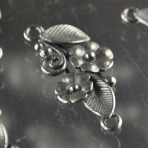 Link -  Double Nosy Posy - Inline Connection - Antiqued Silver