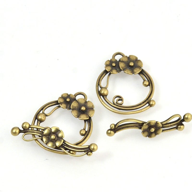 Toggle Clasp -  Nosy Posy - Antiqued Brass