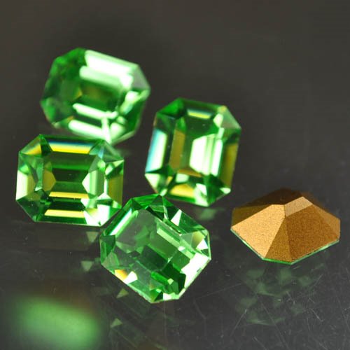 Faceted Rectangle Cut (4600) - 10x12mm - Peridot