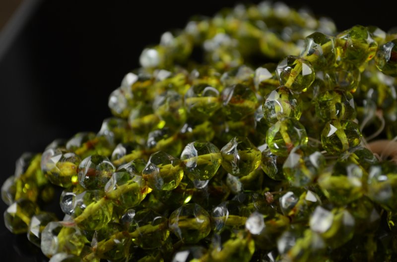 Fire Polish Beads Central Cut - 9mm - Antique Peridot (15)