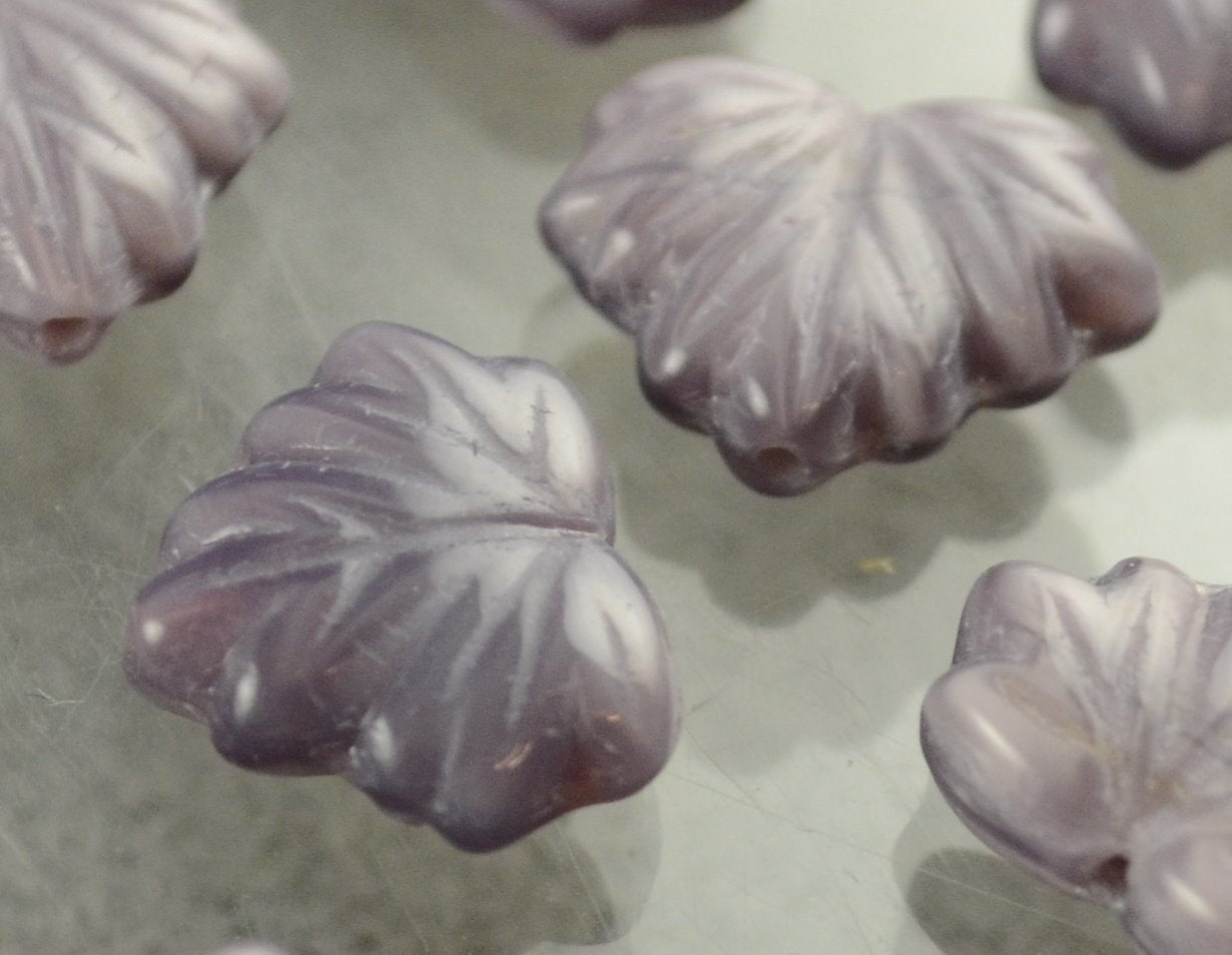 Glass Bead Vine Leaf - 13x11mm - Juicy Orange (20)