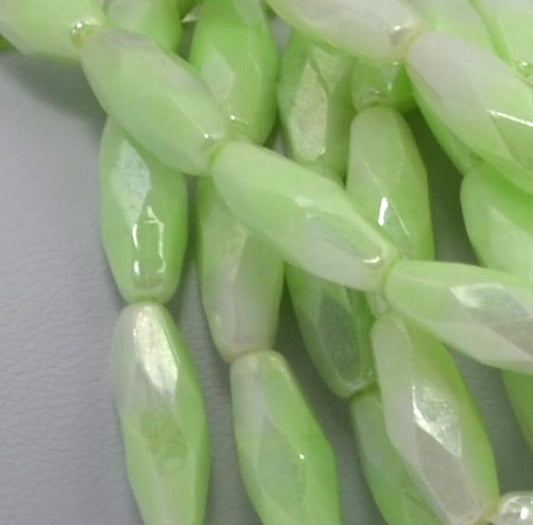 Fire Polish - 6x15mm - Spaghetti Oval - White Mint Lustre (25)