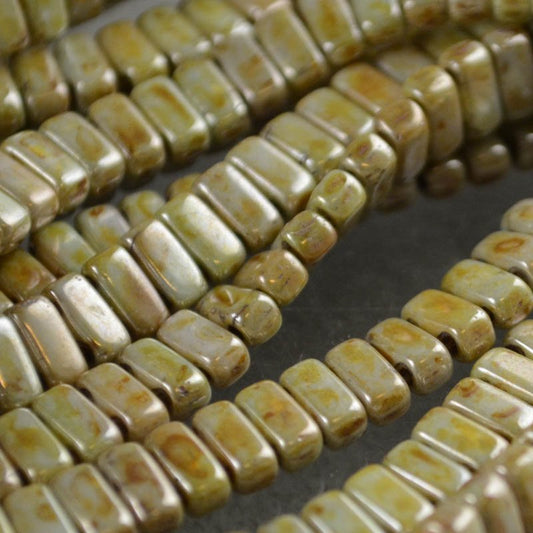 Czechmates Bricks - Ultra Lustre Antique Green (Strand)