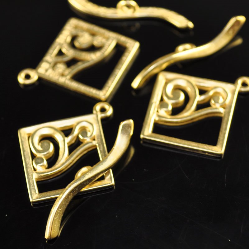 Toggle Clasp -  Square with Curliques - Bright Gold Plated