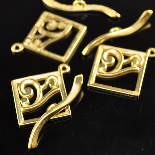 Toggle Clasp -  Square with Curliques - Bright Gold Plated