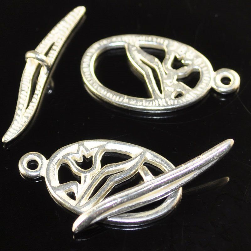 Toggle Clasp -  Tulip Pond - Bright Silver