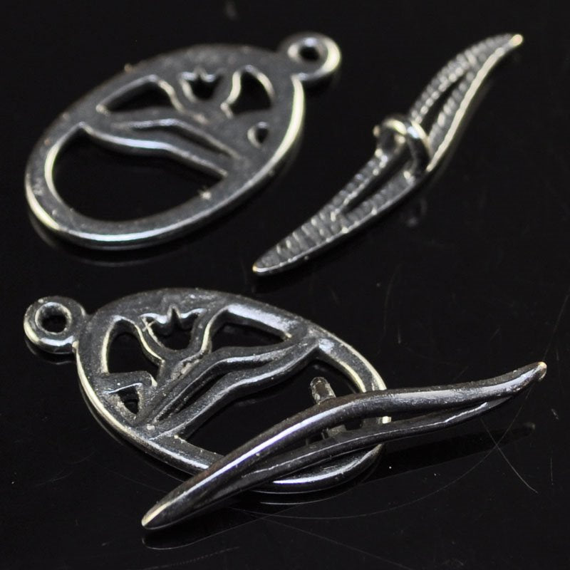 Toggle Clasp -  Tulip Pond - Gunmetal