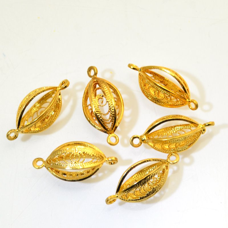 Metal Link -  Filigree Oval - Gold Plated