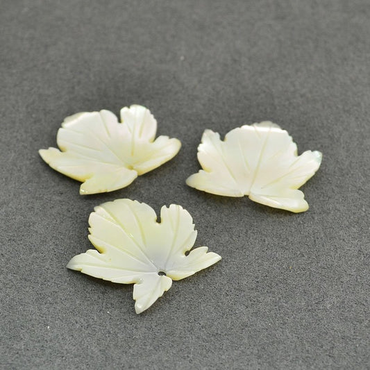 Mother of Pearl - 21mm Maple Leaf - Cream