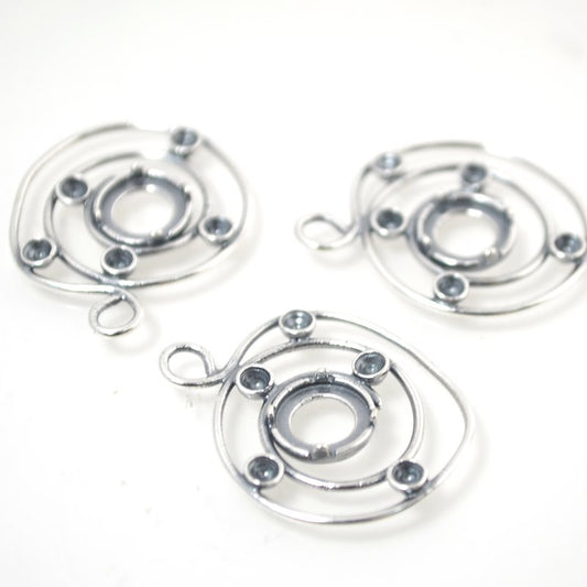 Findings - Stone Mount - ID 8mm Centre of the Universe - Antiqued Silver