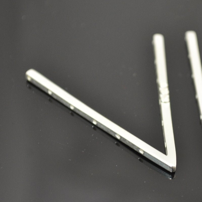 Finding -  V Frame - Bright Silver