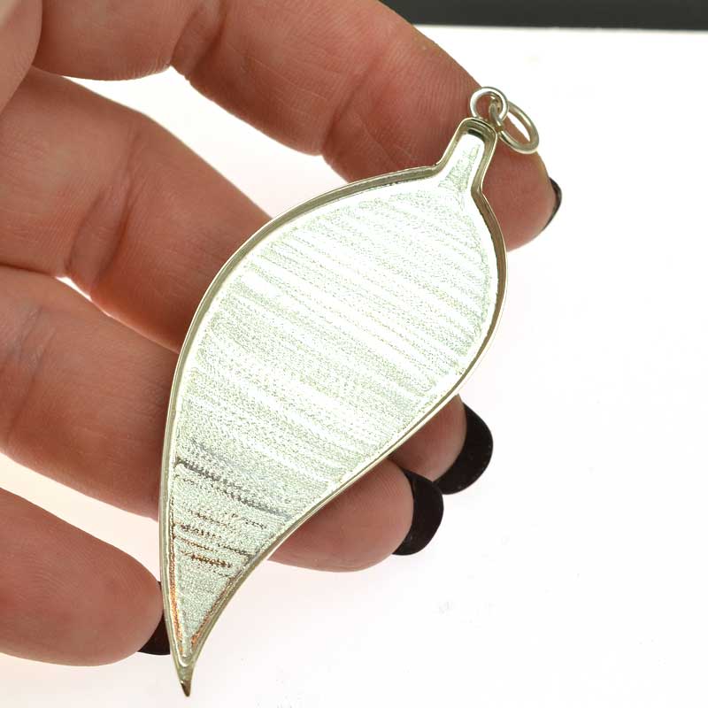 Resin Tray Leaf Pendant - Bright Silver