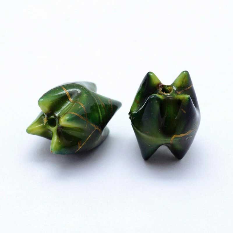 Painted Acrylic Beads - 11mm Vertebrae - Green Snake (25)