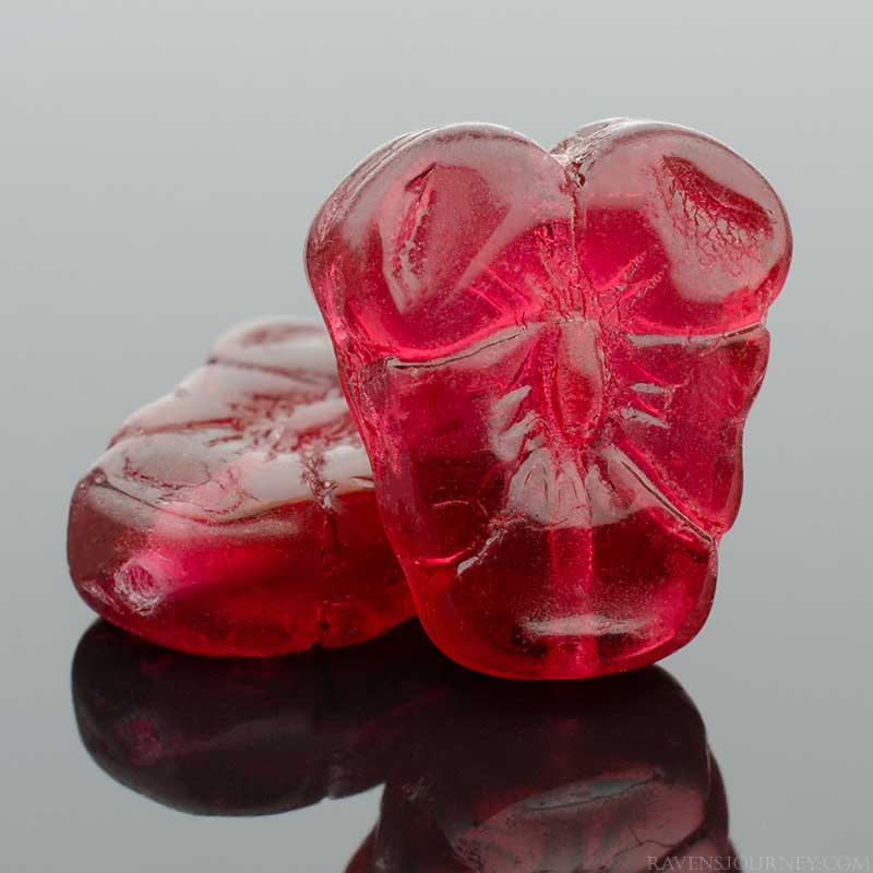 Glass Bead Pansy Flower - 13mm - Cranberry Red (Strand 12)
