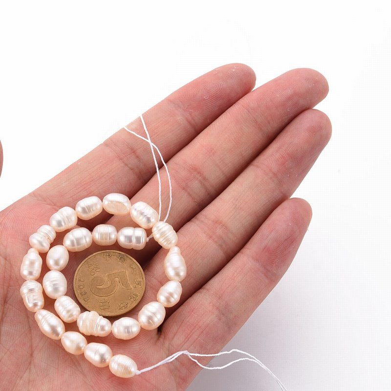 Freshwater Pearls - 8.5mm - Oval - White (strand)